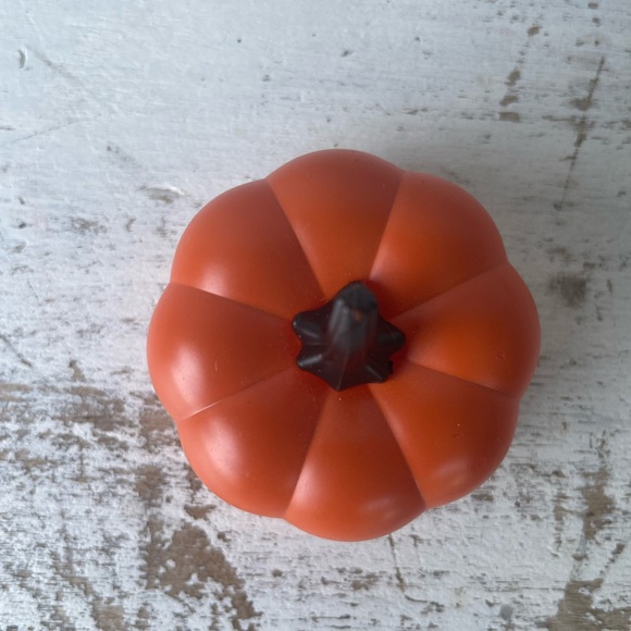 *Pumpkin Tealight Candles Set of 3 - Picture 9 of 17